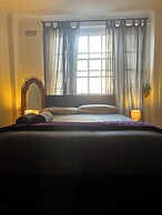 Marble Arch Chic Apartment With Air Conditioner