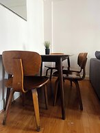 Marble Arch Chic Apartment With Air Conditioner