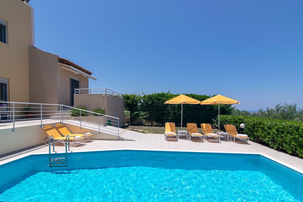 Yanni's villas