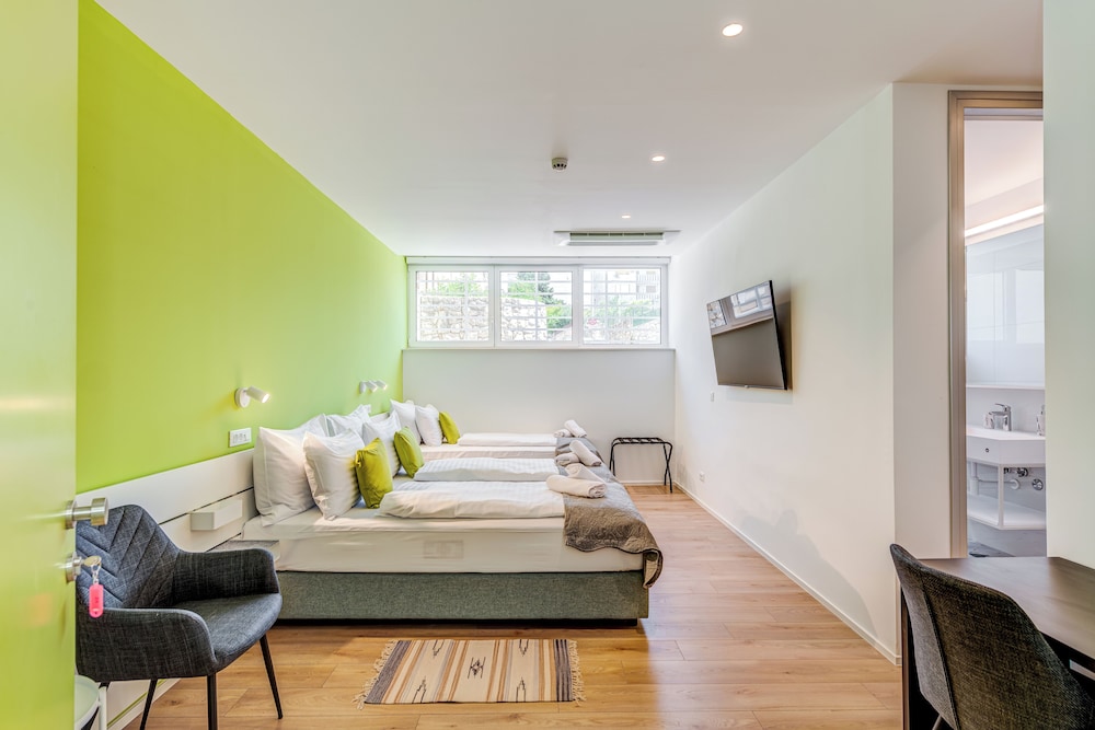 Pomak Luxury Rooms