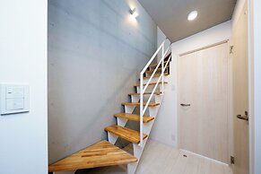 RECO Waseda by Tranova