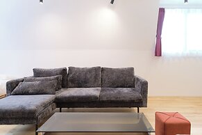 Grand Maison Natsumesaka by Tranova