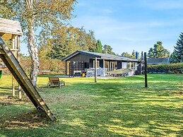 6 Person Holiday Home in Vaeggerlose