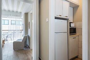 Berries 1-BR Apt in Larnaca
