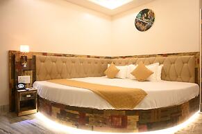 Hotel Kashi Crown