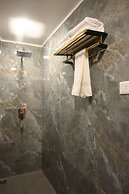 Hotel Kashi Crown