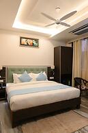 Hotel Kashi Crown