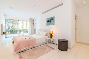 Vivo Mare Panorama Beachfront Villa