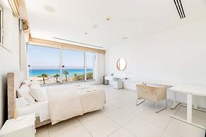 Vivo Mare Panorama Beachfront Villa