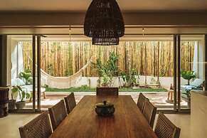Luxury Jungle Retreat Sleeps 10 Rooftop Pool