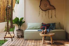 Luxury Jungle Retreat Sleeps 10 Rooftop Pool