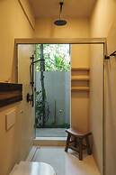 Luxury Jungle Retreat Sleeps 10 Rooftop Pool