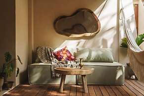 Luxury Jungle Retreat Sleeps 10 Rooftop Pool