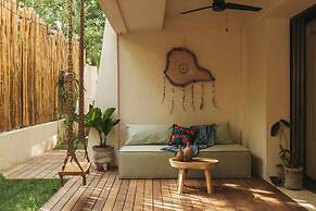 Luxury Jungle Retreat Sleeps 10 Rooftop Pool