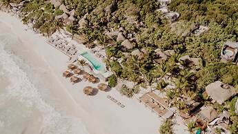 Luxury Jungle Retreat Sleeps 10 Rooftop Pool