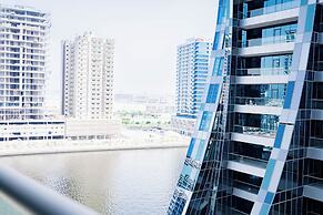 Luxury Studio Rooftop Pool & Gym Access