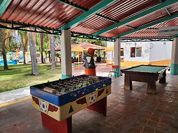 Parque Girasoles Balneario & Cabañas