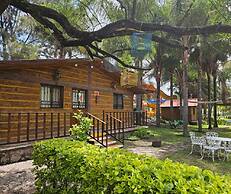 Parque Girasoles Balneario & Cabañas
