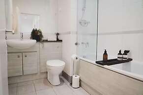 City Centre Oasis - 2 Bed Apartment