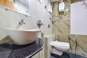 FabHotel Silver Inn