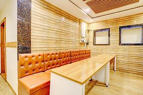Fabhotel Indore Palace