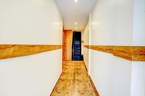Fabhotel Indore Palace