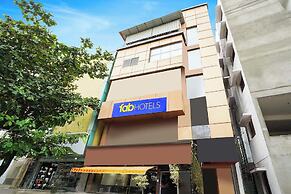 Fabhotel Emara Inn