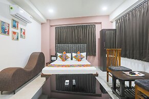 Fabhotel River View