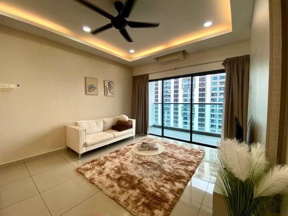 Rooftop Pool Jalan Landmark Apartments