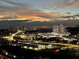 Rooftop Pool Jalan Landmark Apartments