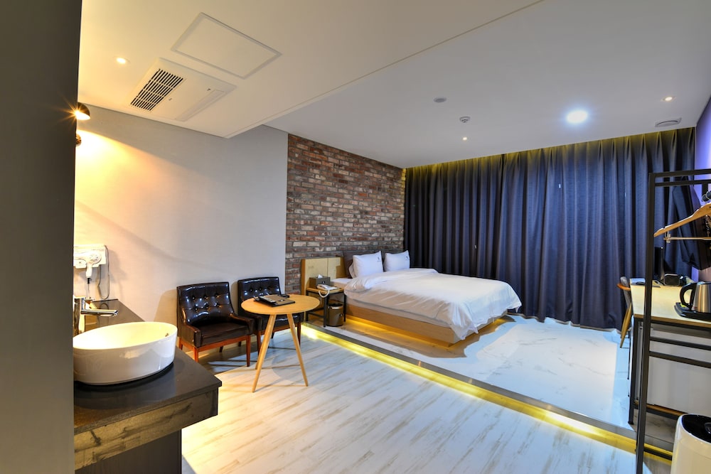 K BOUTIQUE HOTEL