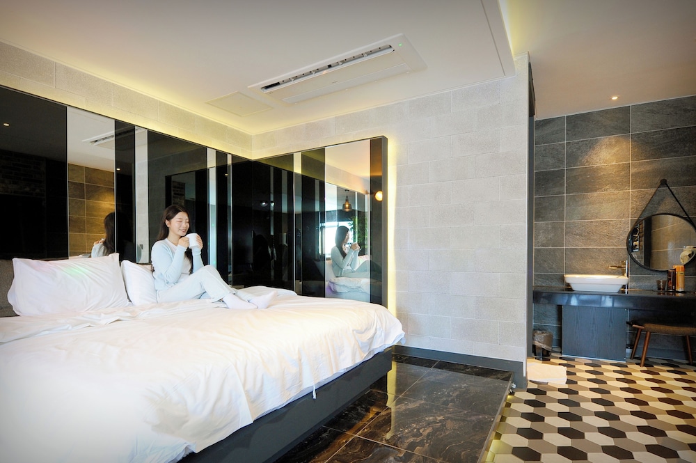 K BOUTIQUE HOTEL