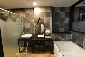 K BOUTIQUE HOTEL