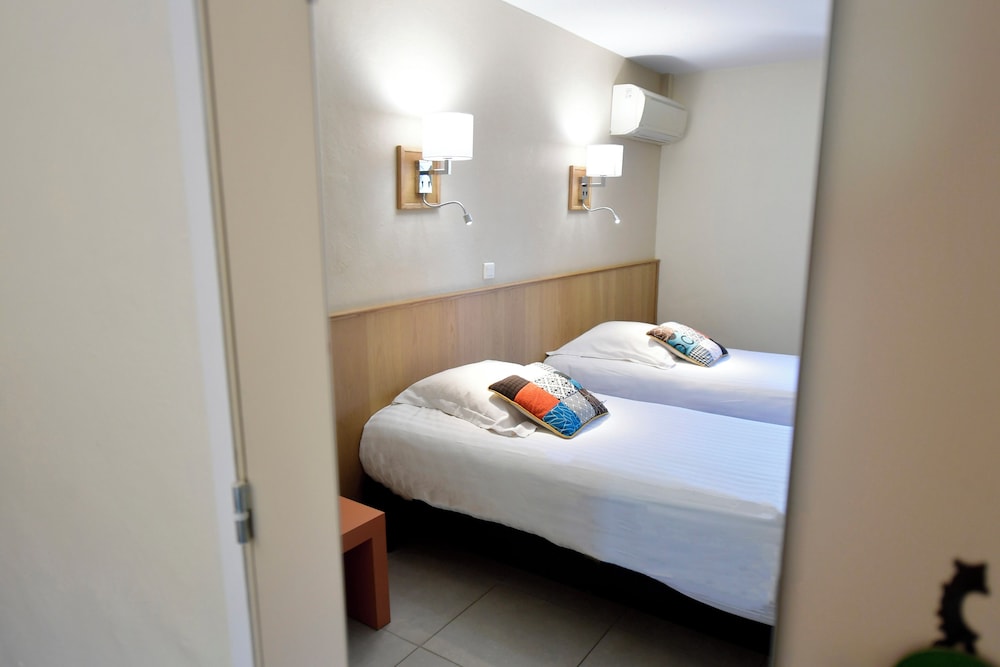 Le Mas Des Aigras - Hôtel & Restaurant