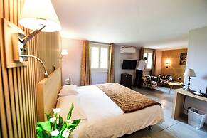 Le Mas Des Aigras - Hôtel & Restaurant