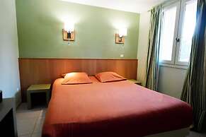 Le Mas Des Aigras - Hôtel & Restaurant