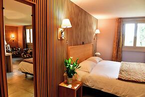 Le Mas Des Aigras - Hôtel & Restaurant