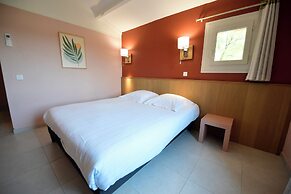 Le Mas Des Aigras - Hôtel & Restaurant