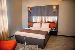 216 Palace Suites