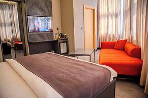 216 Palace Suites