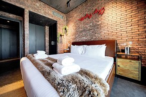 PVH - Modern Edgy 1BR - Downtown Views