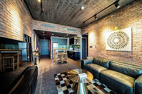 PVH - Modern Edgy 1BR - Downtown Views