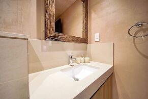 PVH - Modern Edgy 1BR - Downtown Views