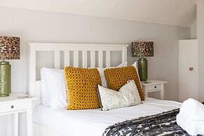 Cosy Character Cottage by the Sea