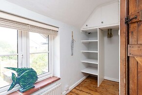 Cosy Character Cottage by the Sea