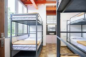 Stopover Backpackers Stay