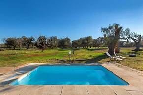 Trullo Mandorlo by Wonderful Italy