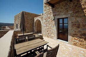 Anemos Suites Mani