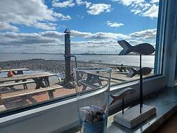 Stylish Apartment in the North Sea Wind