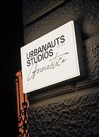 URBANAUTS STUDIOS Ginnastica